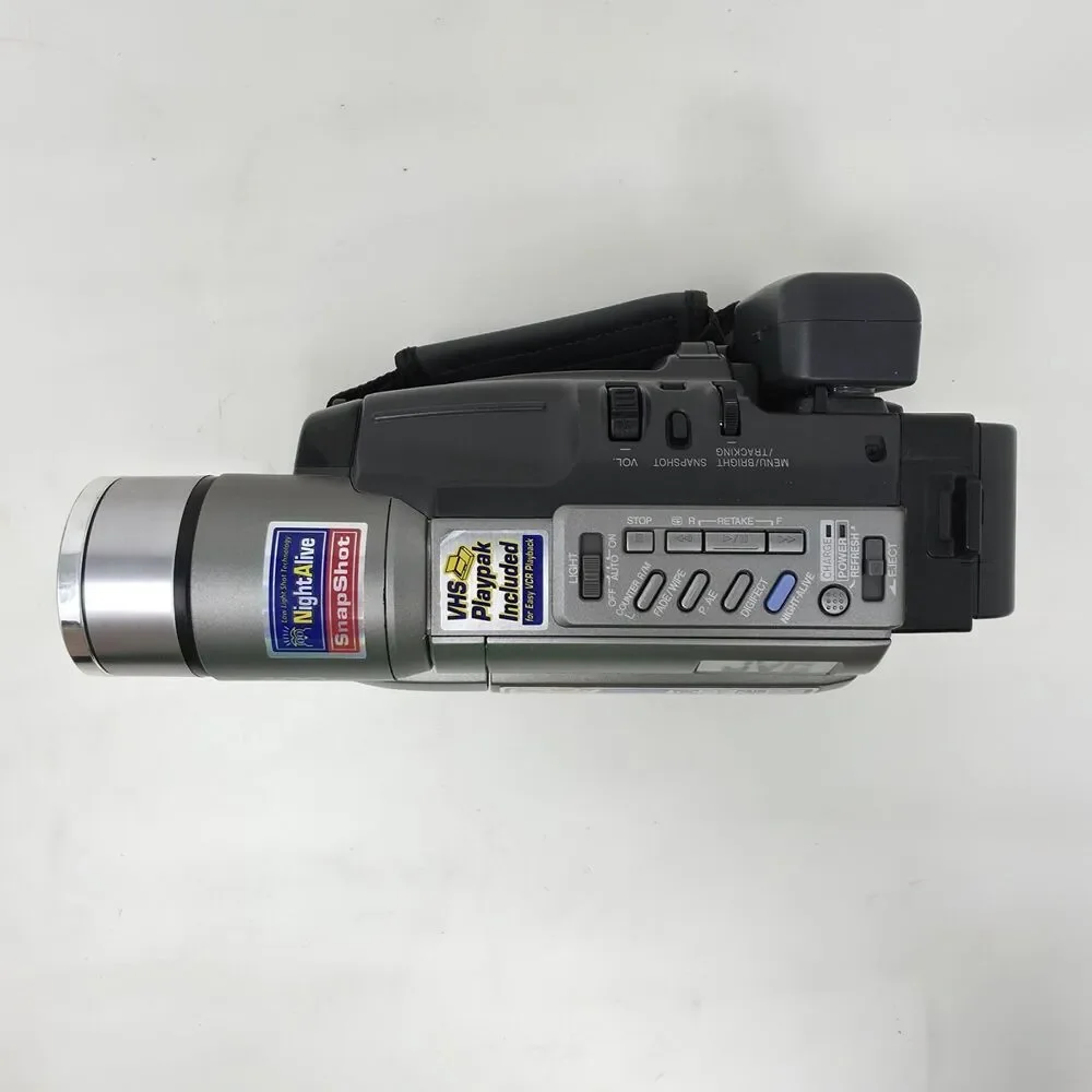 JVC GR-SXM330U Compact Super VHS Camcorder 400X Digital Zoom UNTESTED FOR PARTS